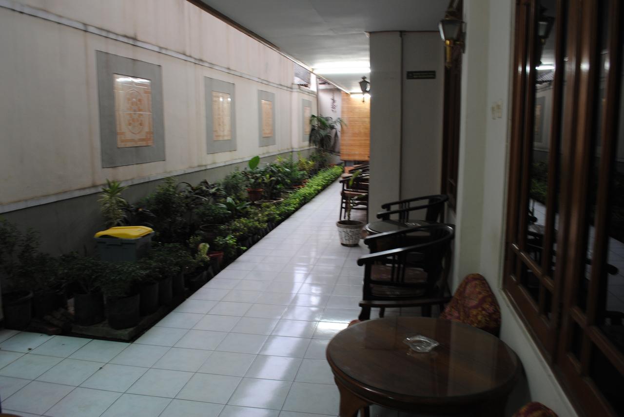Hotel Wisata Baru Серанг Экстерьер фото