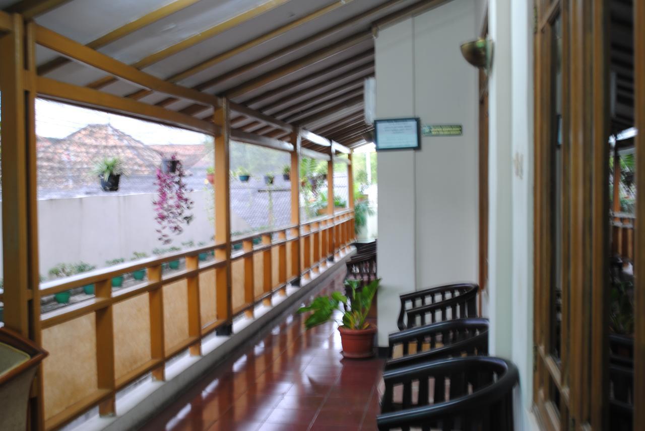 Hotel Wisata Baru Серанг Экстерьер фото